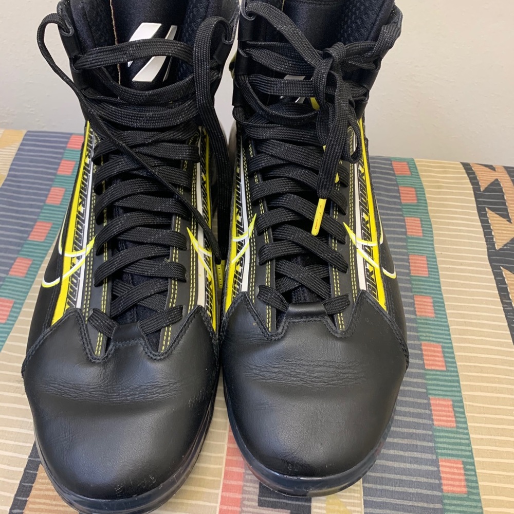 Nike Air Max 720 Saturn Size 12
